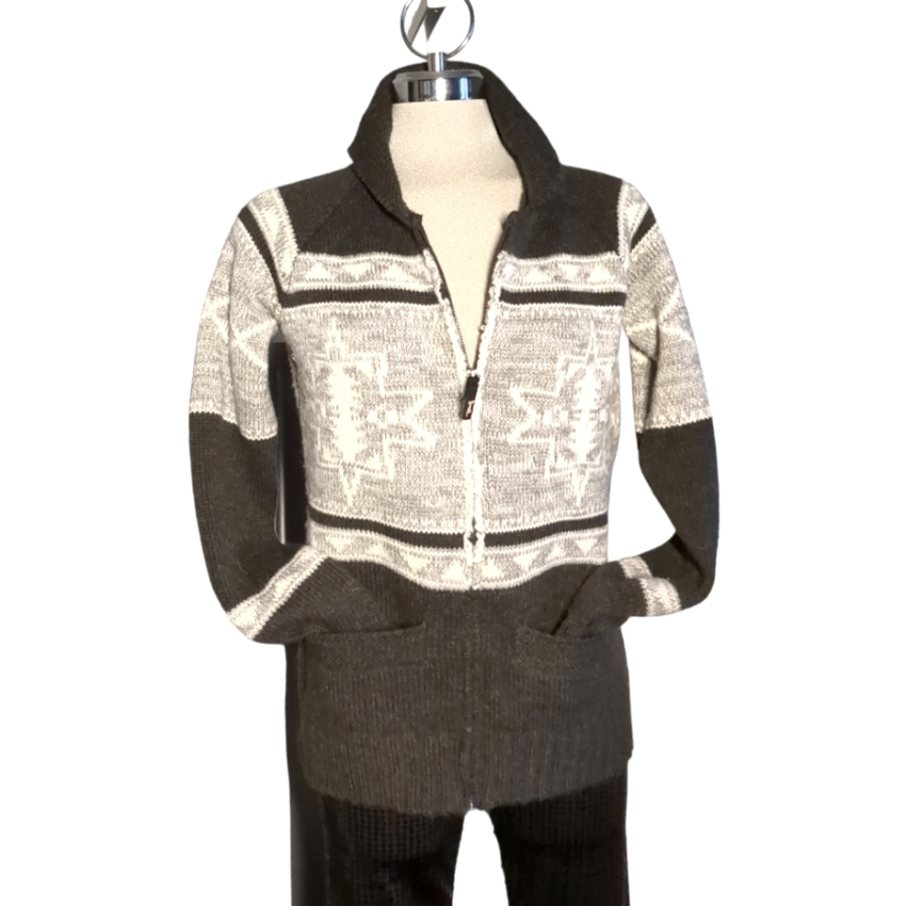 Triple Five Soul Grey Black & White Sweater Size L/G